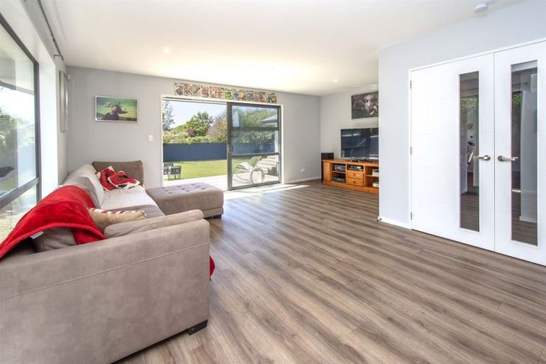 Photo of property in 39 Hardy Street, New Brighton, Christchurch, 8061