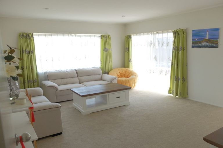 Photo of property in 1/718 Chapel Road, Dannemora, Auckland, 2016