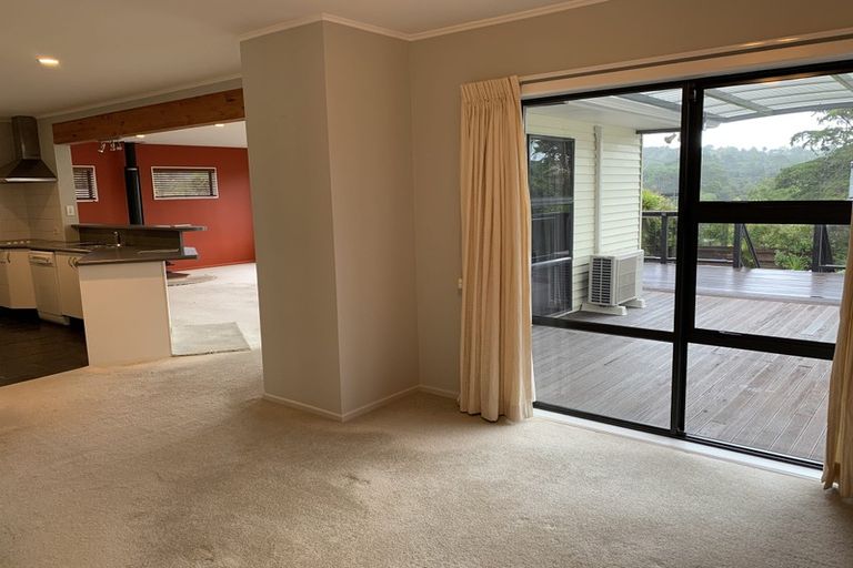 Photo of property in 57 Avonleigh Road, Green Bay, Auckland, 0604