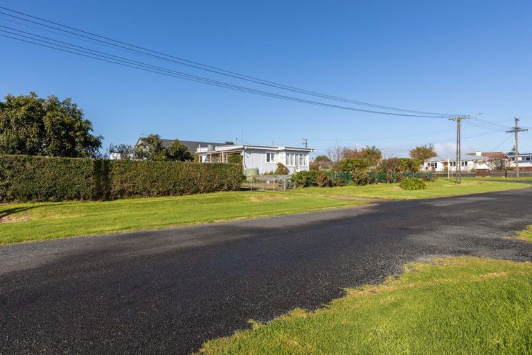 Photo of property in 52 Richmond Street, Waitara, 4320
