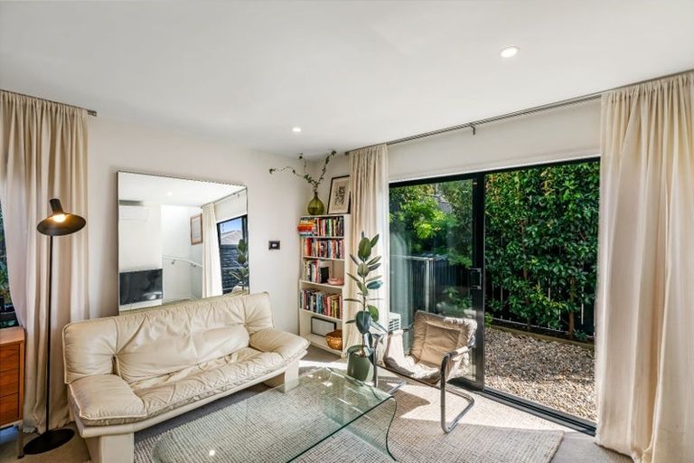 Photo of property in 1/8 Valron Road, Te Atatu South, Auckland, 0602