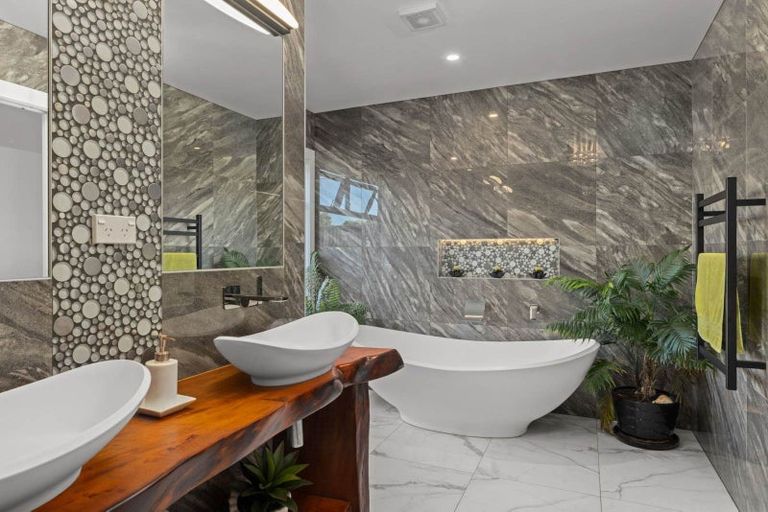 Photo of property in 65 Jamesons Esplanade, Haruru, 0204