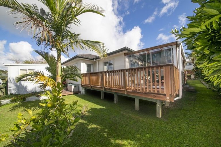 Photo of property in 87c Triangle Road, Massey, Auckland, 0614