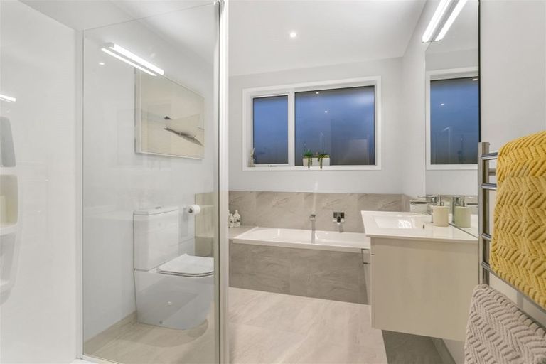Photo of property in 1 Grenache Way, Kumeu, 0810