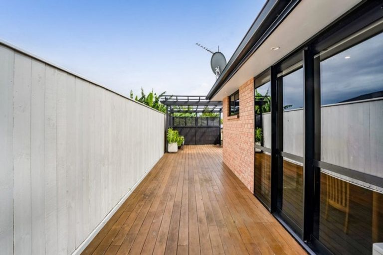 Photo of property in 1a Mount View Place, Spotswood, New Plymouth, 4310