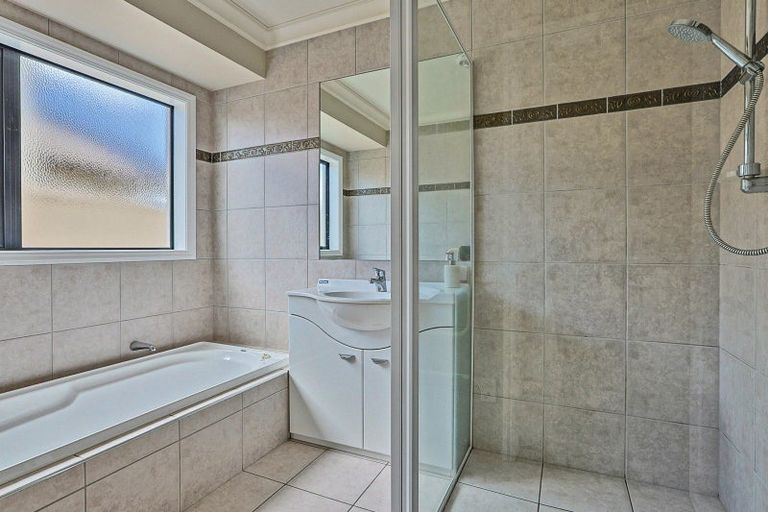 Photo of property in 15 Pinotage Drive, Greenmeadows, Napier, 4112