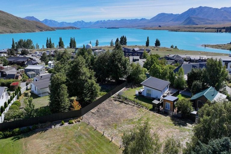 Photo of property in 20 Aorangi Crescent, Lake Tekapo, 7999