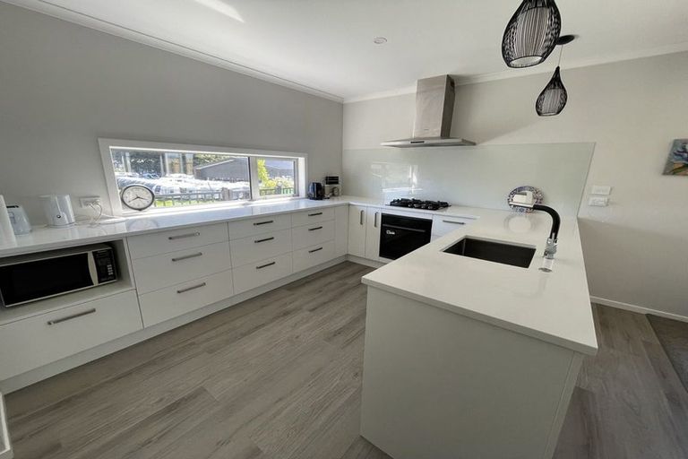 Photo of property in 60 Hokioi Drive, Kenepuru, Porirua, 5022