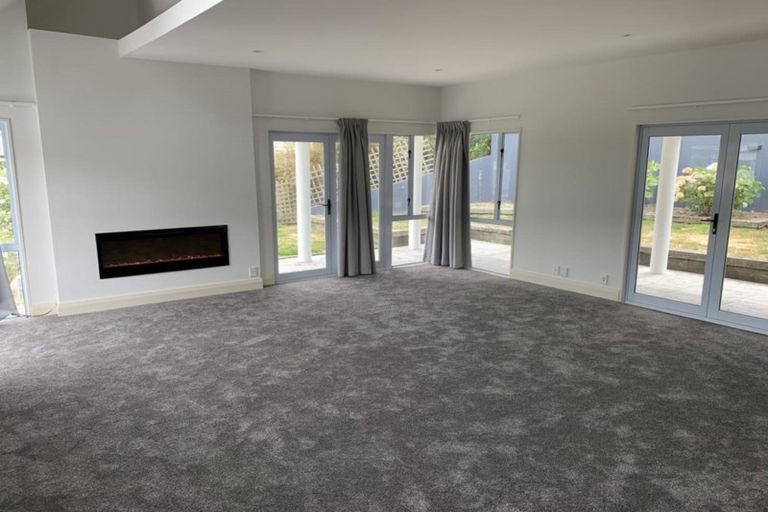 Photo of property in 19 Enticott Place, Huntsbury, Christchurch, 8022