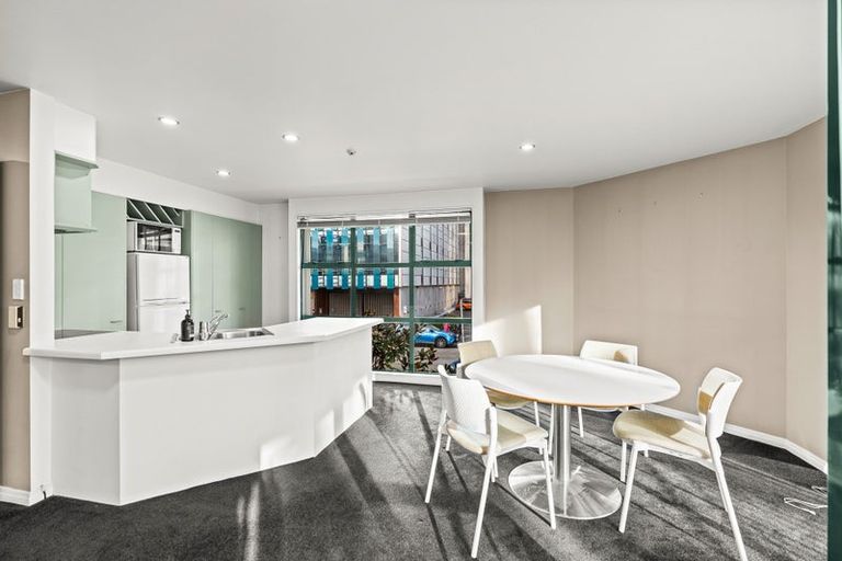 Photo of property in Regent Courts, 2/75 Gloucester Street, Christchurch Central, Christchurch, 8013
