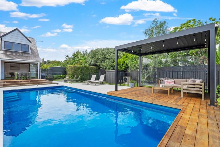 Photo of property in 71 The Circle, Manly, Whangaparaoa, 0930