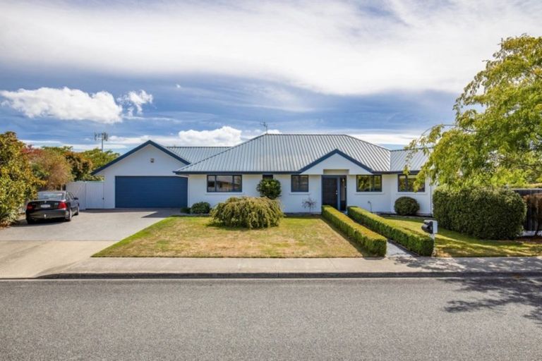 Photo of property in 2 Paget Drive, Woodend, 7610