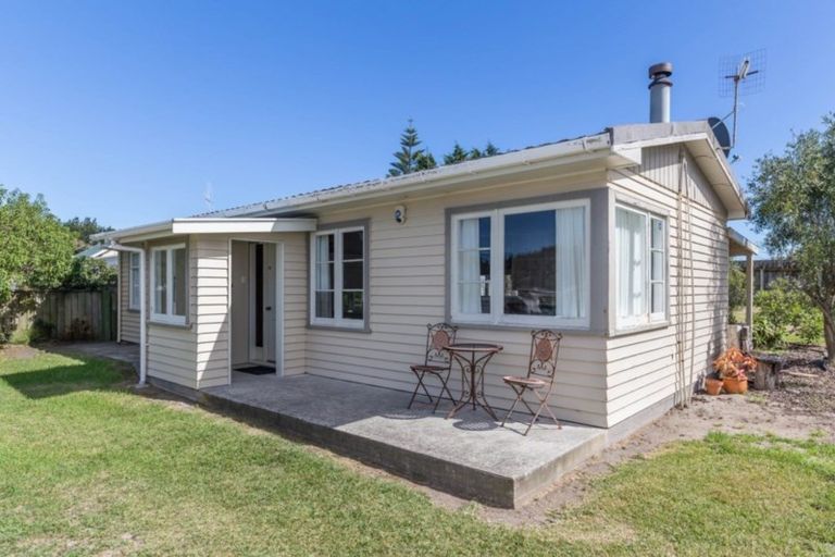 Photo of property in 30 Muapoko Street, Himatangi Beach, Foxton, 4891