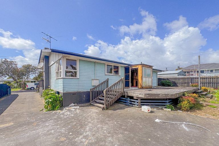 Photo of property in 43 Sandbrook Avenue, Otara, Auckland, 2023