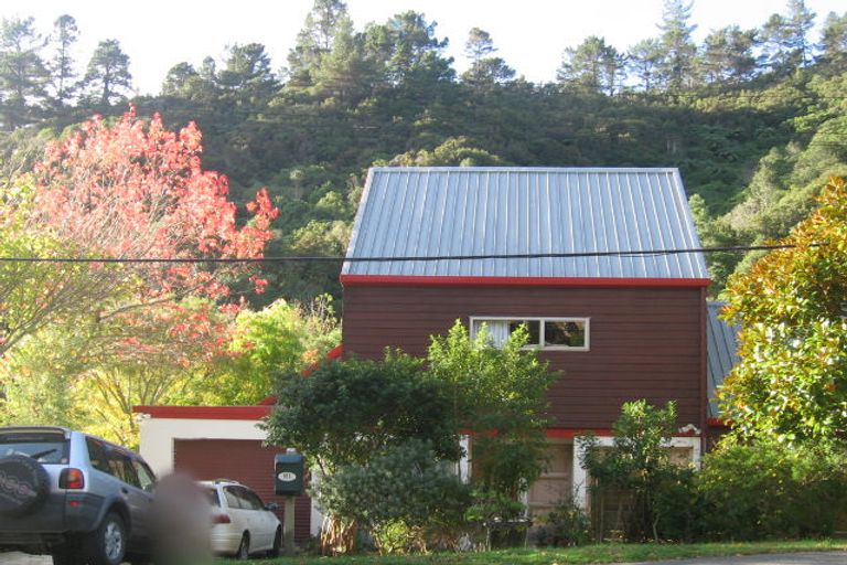 Photo of property in 105 Kamahi Street, Stokes Valley, Lower Hutt, 5019