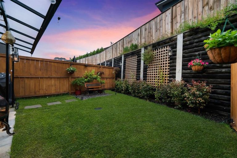 Photo of property in 17 Richard Petterd Way, Swanson, Auckland, 0614