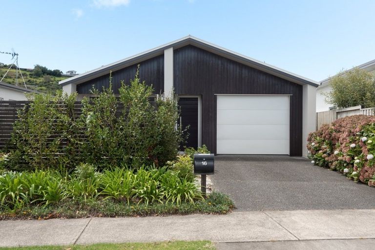 Photo of property in 16 Saint Pauls Drive, Brookfield, Tauranga, 3110
