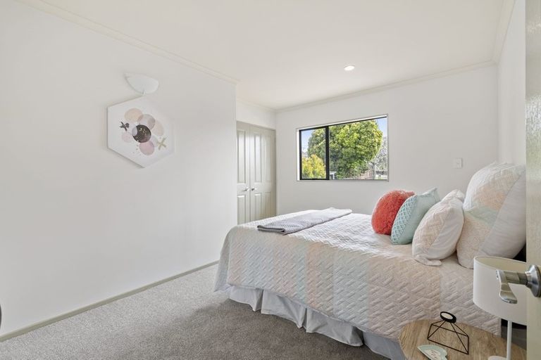 Photo of property in 14b Waimumu Road, Massey, Auckland, 0614