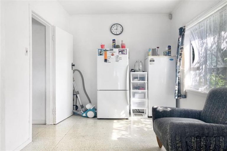 Photo of property in 1/49 Clevedon Road, Papakura, 2110