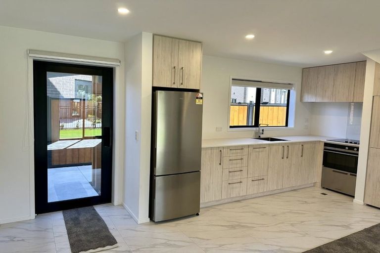 Photo of property in 2/6 Matata Place, Dallington, Christchurch, 8061