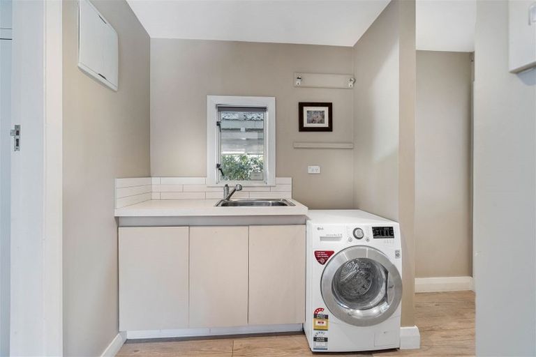 Photo of property in 215 Barrington Street, Somerfield, Christchurch, 8024