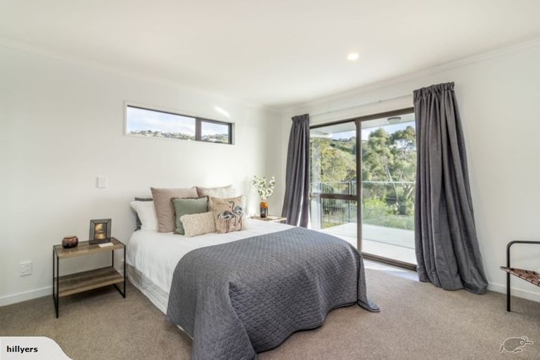 Photo of property in 122 Mccormacks Bay Road, Redcliffs, Christchurch, 8081