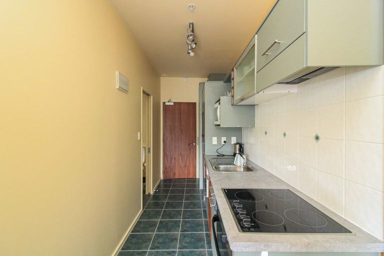 Photo of property in Atrium Towers, 6q/154 The Terrace, Wellington Central, Wellington, 6011