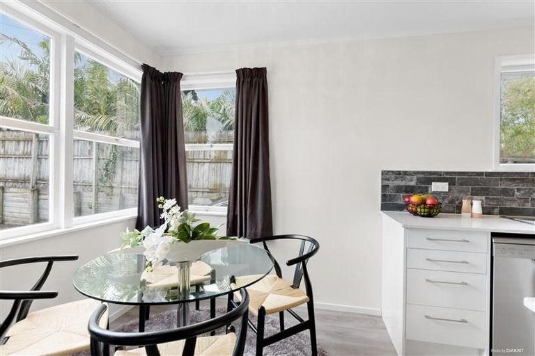 Photo of property in 12 Copley Street, New Lynn, Auckland, 0600