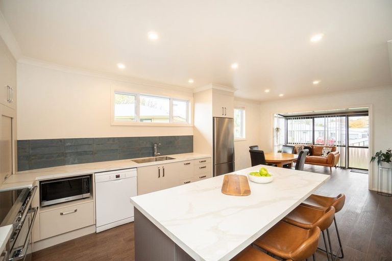 Photo of property in 6 Parkland Crescent, Terrace End, Palmerston North, 4410