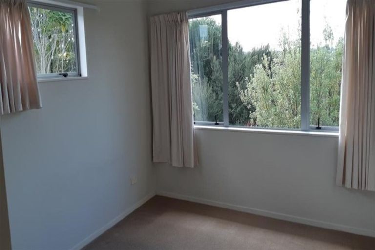 Photo of property in 10/22 Northcross Drive, Oteha, Auckland, 0632