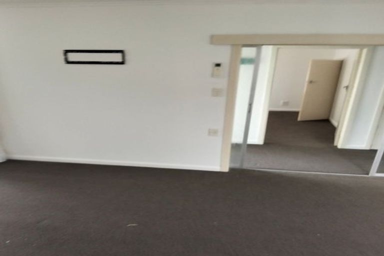 Photo of property in 1/450 Great South Road, Opaheke, Papakura, 2113