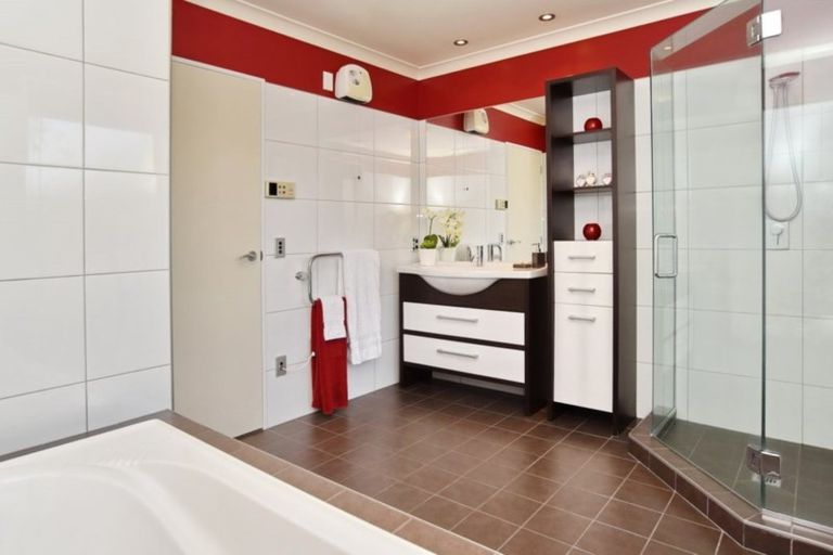 Photo of property in 142 Lake Terrace Road, Burwood, Christchurch, 8061