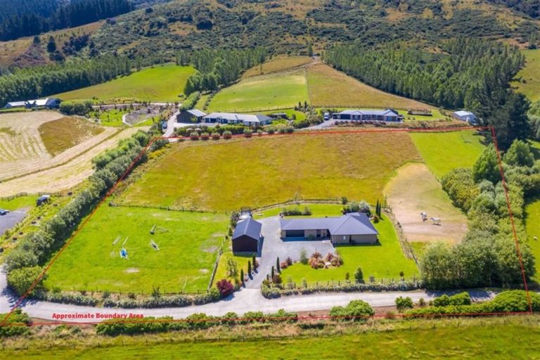 Photo of property in 38 Tara Hills Drive, North Taieri, Mosgiel, 9092