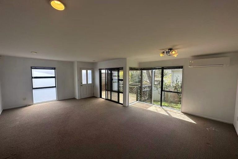 Photo of property in 3/21 College Road, Northcote, Auckland, 0627