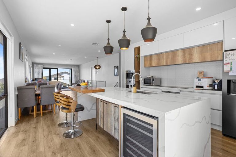 Photo of property in 11 Pacific Heights Road, Orewa, 0931