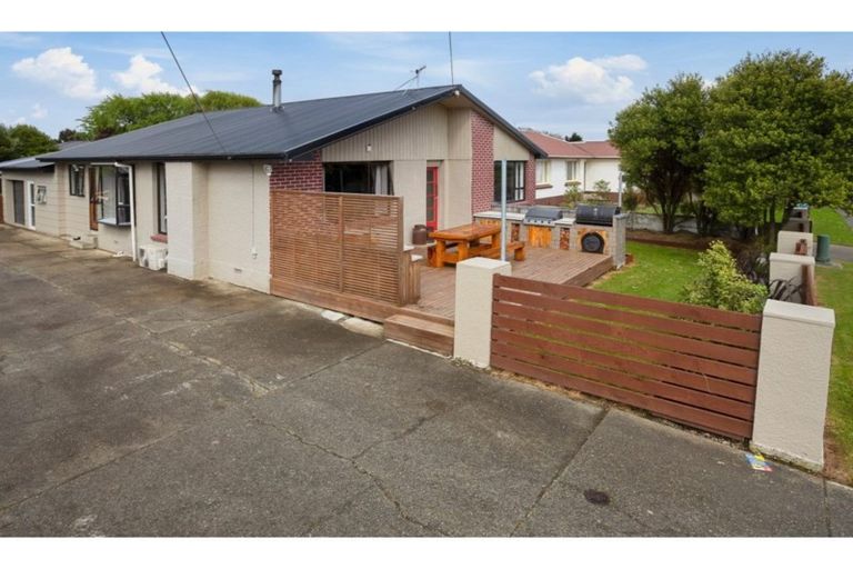 Photo of property in 15 Holloway Street, Waikiwi, Invercargill, 9810