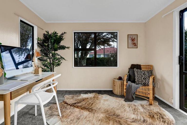 Photo of property in 10 Seddon Street, Westown, New Plymouth, 4310