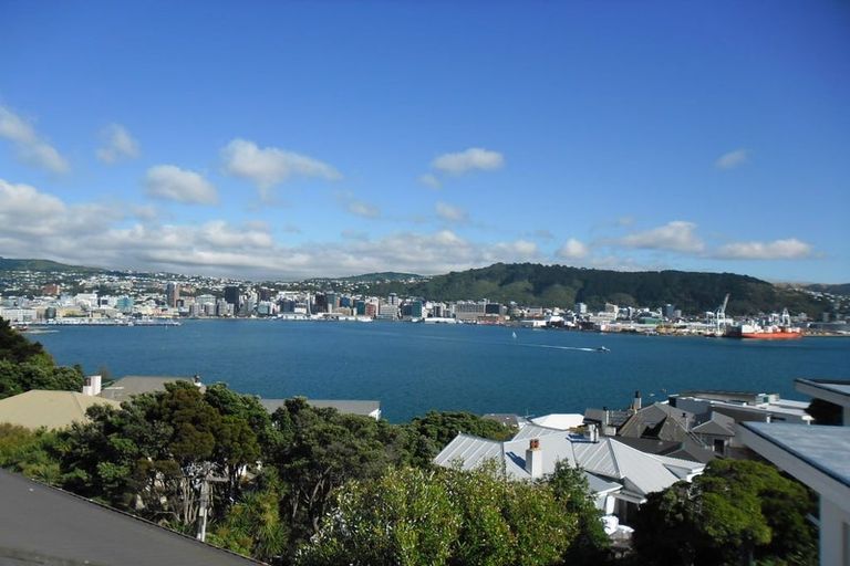 Photo of property in 4 Maida Vale Road, Roseneath, Wellington, 6011