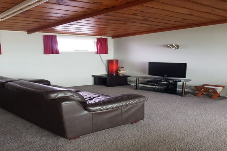 Photo of property in 7 Messenger Terrace, Oakura, 4314