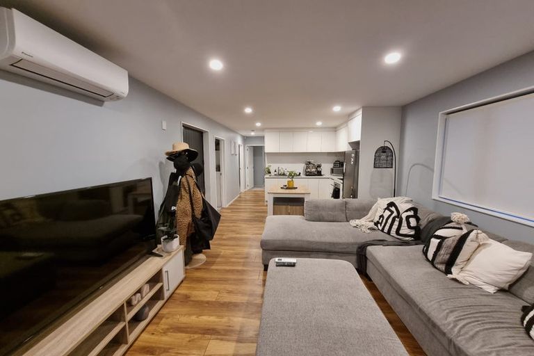 Photo of property in 37 Santa Monica Place, Goodwood Heights, Auckland, 2105