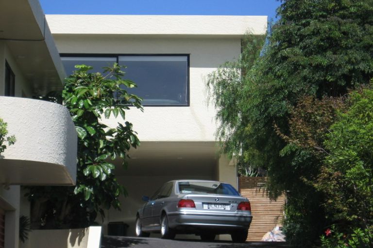 Photo of property in 1/48 Churchill Road, Murrays Bay, Auckland, 0630