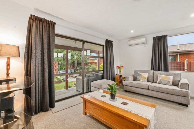 Photo of property in 2/43 Brixton Street, Islington, Christchurch, 8042