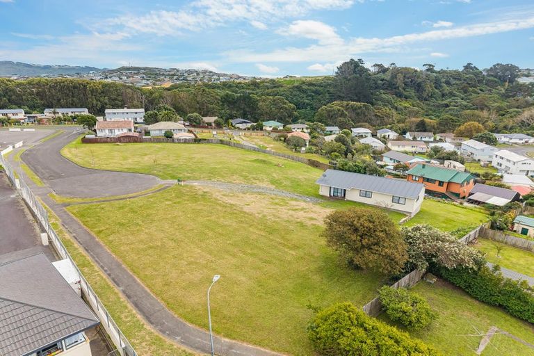 Photo of property in 5 Louisa Grove, Waitangirua, Porirua, 5024