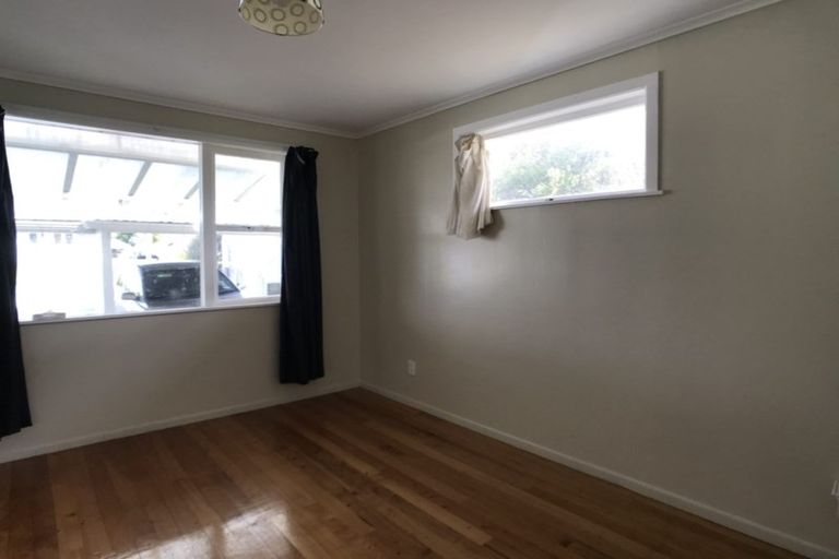 Photo of property in 12 Limmer Place, Browns Bay, Auckland, 0632