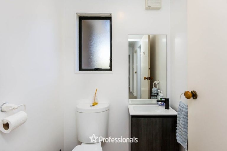 Photo of property in 2 Bathurst Street, Heretaunga, Upper Hutt, 5018