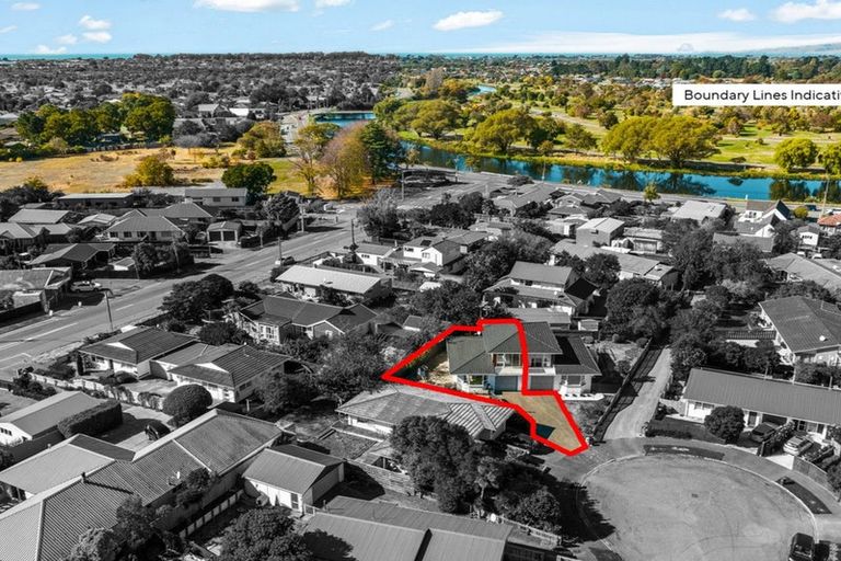 Photo of property in 2/19 De Bloge Place, Burwood, Christchurch, 8061