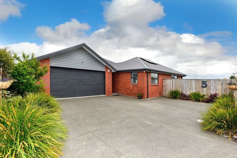 Photo of property in 5 Four Peaks Drive, Wigram, Christchurch, 8025