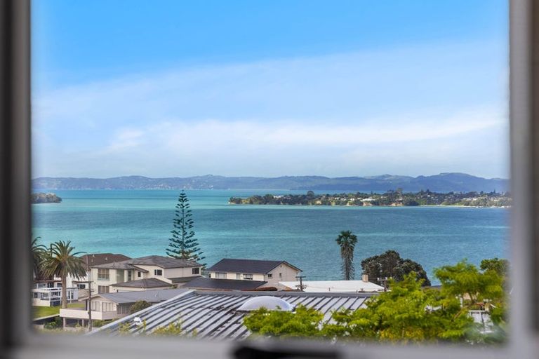 Photo of property in 3 Pounamu Place, Shelly Park, Auckland, 2014