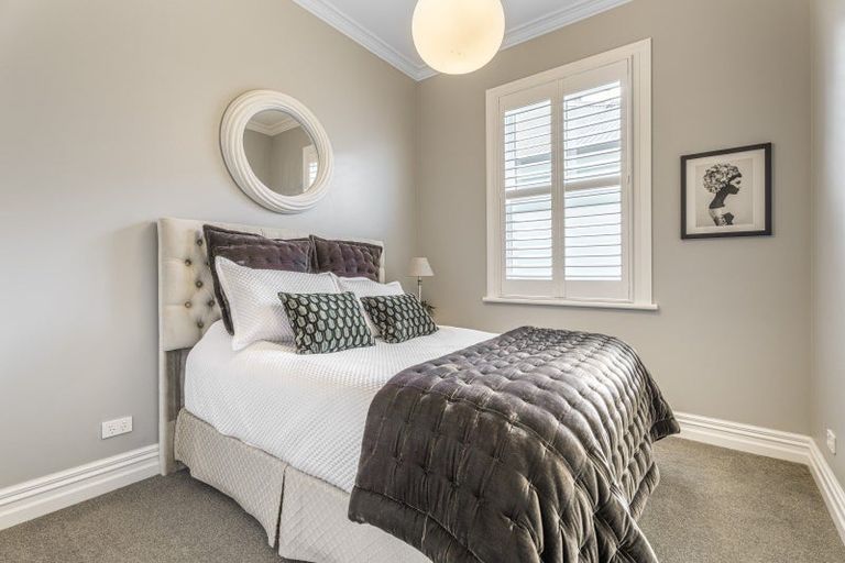 Photo of property in 9 Shoal Bay Road, Devonport, Auckland, 0624