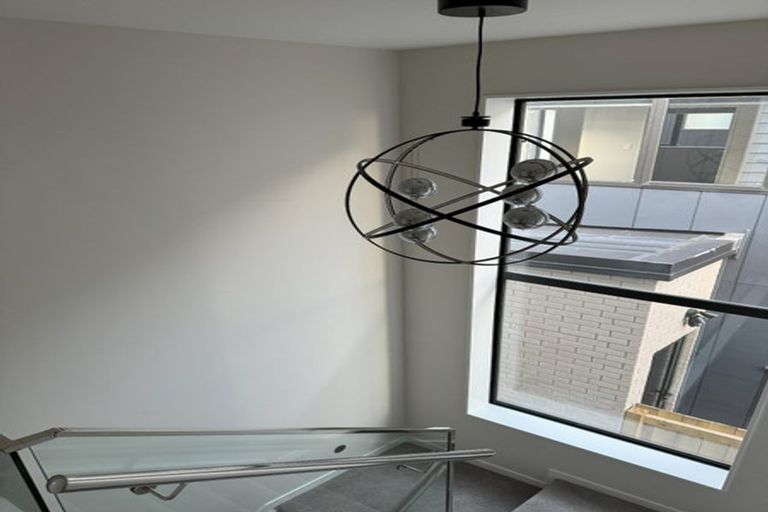 Photo of property in 26 Pohewa Road, Silverdale, 0932